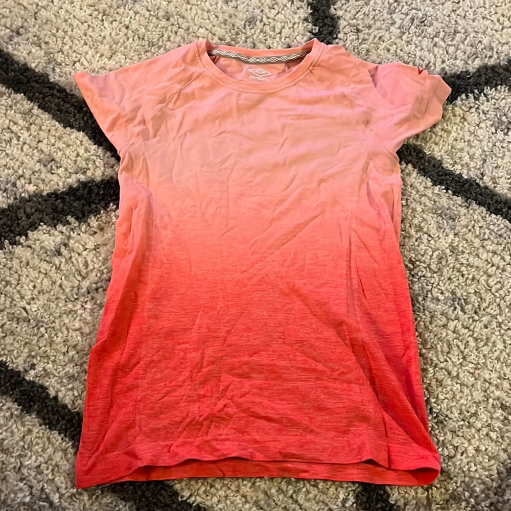Girls Umbro sports T-Shirt. Size L.